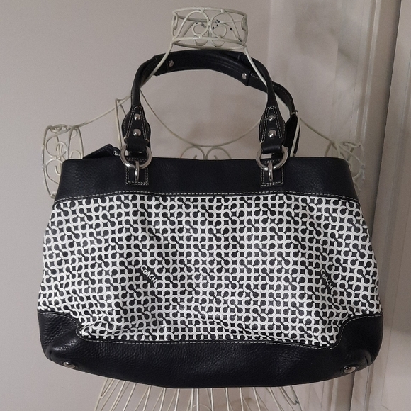 Coach Monochrome Patterned Shoulder Bag - Picture 3 of 11